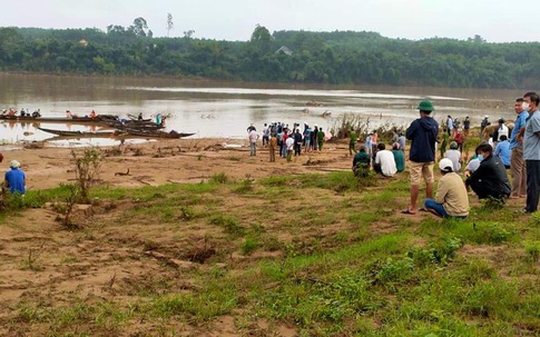 Thông tin mới vụ tàu chở đoàn cán bộ Sở GTVT ở Quảng Trị gặp nạn trên sông