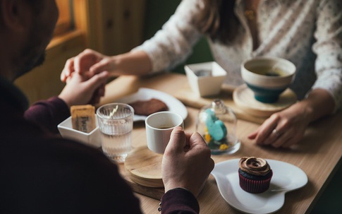 Bạn trai mời bố mẹ vợ tương lai ăn cơm gặp mặt, chẳng ngờ màn kịch lại lật tẩy cả sự thật bấy lâu che giấu