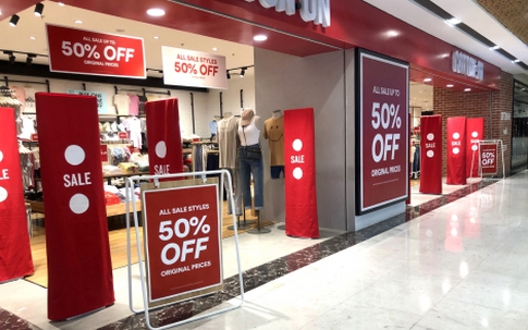 Các shop thời trang: Giảm giá, xả hàng nhưng vẫn ế
