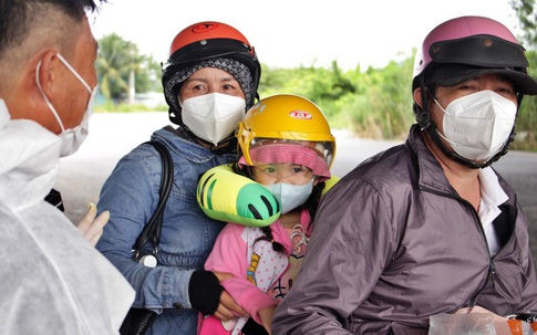 180.000 người trở về địa phương có 1.031 ca xét nghiệm dương tính; Hà Nội yêu cầu khách bay về từ TP HCM cách ly tập trung 7 ngày 