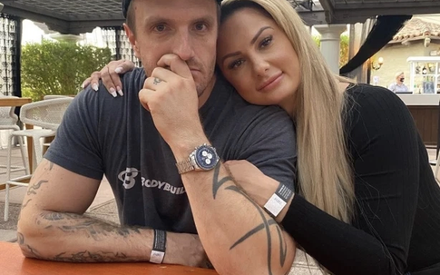 Bí quyết hôn nhân gây sốc: Nữ người mẫu cho phép chồng "lên giường" với phụ nữ khác, thậm chí "quan hệ tay ba"