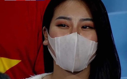 Cô gái khiến cả MXH "truy tìm" sau 2 giây xuất hiện trên sóng THTT Việt Nam - Nhật Bản