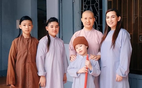 Phi Nhung đã mở tài khoản tiết kiệm cho 15 người con nuôi