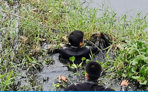 Cảnh sát lặn tìm người đàn ông nhảy kênh ở TP.HCM