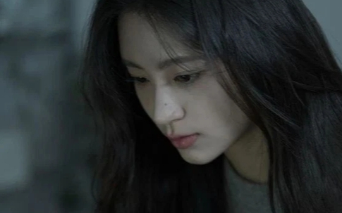 Đi sửa máy giặt cho khách, tôi chao đảo khi nhìn thấy vợ mình đang cặm cụi lau nhà cho người ta