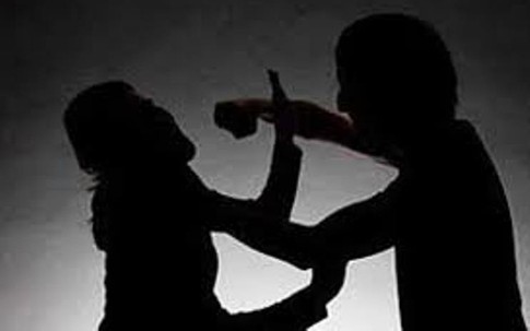 Vợ nhẫn tâm sát hại người chồng câm điếc lúc rạng sáng

