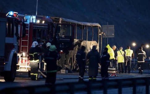 Bulgaria: Xe khách bị thiêu rụi sau tai nạn thảm khốc, 45 người thiệt mạng