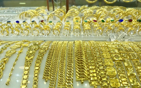 Giá vàng hôm nay 24/11: Dân buôn lỗ nặng