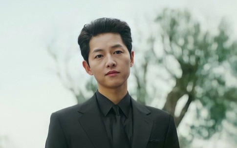 Song Joong Ki suy sụp tinh thần sau khi nhận tin dữ từ người thân