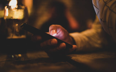 "Bắt được tôi chat sex, vợ cứ làm quá lên nói tôi ngoại tình"