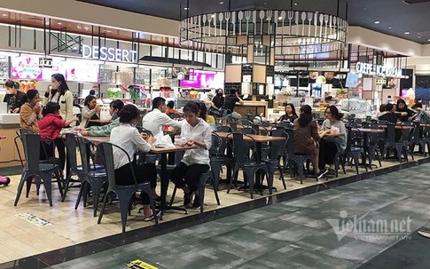 Nhóm lạ ở Hà Nội: Đến quán ăn miễn phí, về chủ còn trả thêm tiền