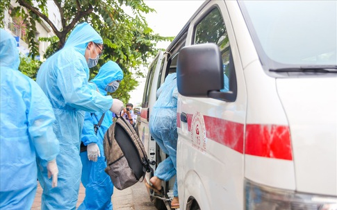 Hà Nội: Biểu đồ dịch "dựng đứng", kỷ lục 222 ca mắc mới, 105 ca cộng đồng