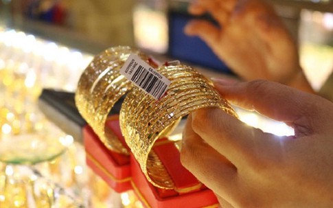 Giá vàng hôm nay 14/12: Nhà đầu tư bán tháo kìm hãm đà tăng giá của vàng