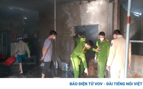 Con nhỏ nghịch bật lửa khiến căn nhà phát hỏa