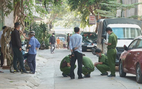 Điều tra nguyên nhân người phụ nữ hấp hối rồi tử vong bên đường, trên người có nhiều vết thương