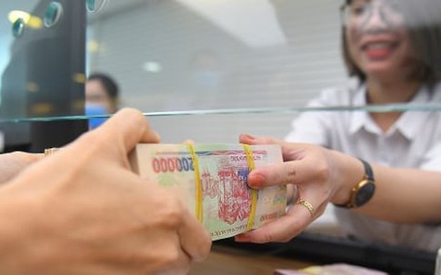 Có ít tiền không đủ mua đất, nên đầu tư vàng hay gửi tiết kiệm?