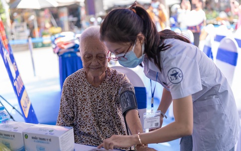 FPT Long Châu: Phát triển kinh doanh gắn liền với trách nhiệm xã hội