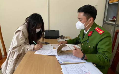 Nữ sinh về từ vùng dịch vẫn vô tư đi bar, nhà hàng