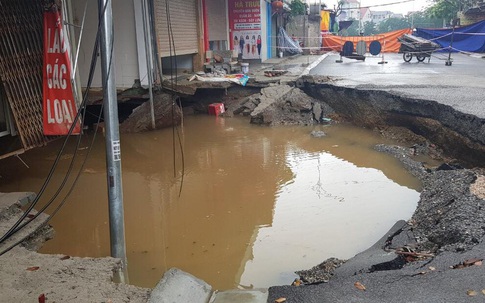 Sau trận mưa lớn, “hố tử thần” ở Hà Nội tiếp tục lan rộng