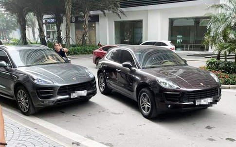 Xác định danh tính người đứng tên sở hữu của 1 trong 2 xe Porsche trùng biển số ở Hà Nội