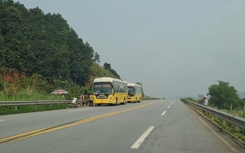 Tuyến cao tốc Nội Bài - Lào Cai: Nhiều nhà xe coi thường pháp luật