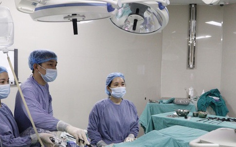 Lạ lùng bé gái 7 tuổi đã mắc u nang buồng trứng