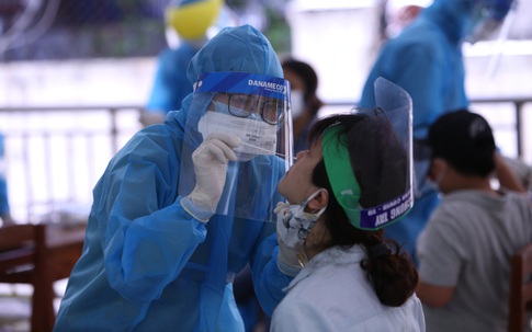 Chi tiết lịch trình nữ cán bộ tư pháp ở Hà Nội vừa phát hiện dương tính, tới nhiều cửa hàng, cơ quan công sở