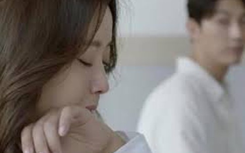 Cho nước mắm vào canh, người phụ nữ bị mẹ chồng mỉa mai 'nhà quê' và dòng tin nhắn 'giẫm vào đuôi' của chồng