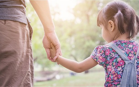 6 cách để cha mẹ giúp con vượt qua dịch COVID-19