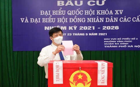 Bộ trưởng Bộ Y tế Nguyễn Thanh Long tham gia bỏ phiếu bầu cử đại biểu Quốc hội và HĐND các cấp