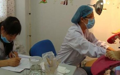 Cô gái 21 tuổi bị tổn thương tiền ung thư cổ tử cung, vùng kín bốc mùi, bác sĩ chỉ ra nguyên nhân