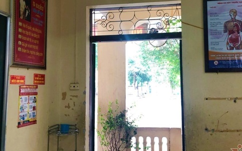Cô hiệu trưởng ép tim cứu sống học sinh sốc thuốc lá điện tử