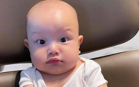 Nhóc Leon nhà Hồ Ngọc Hà tiếp tục khiến dân tình phát sốt vì độ đáng yêu