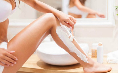 7 điều nên làm để xóa sạch viêm chân lông, giúp chị em tự tin diện váy ngắn