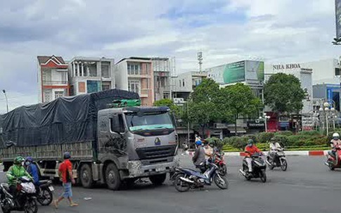 Một học sinh lớp 12 bị xe tải cán tử vong