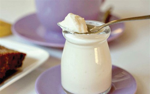 Lý do bạn nên ăn sữa chua trước khi đi ngủ