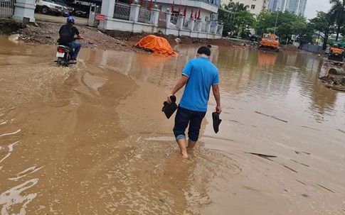 "Chuyện lạ" giữa Thủ đô: Dù đã nộp 13 tỷ đồng từ nhiều năm nay nhưng gần 1.000 cán bộ, nhân viên Bộ Y tế vẫn phải lội nước đi làm
