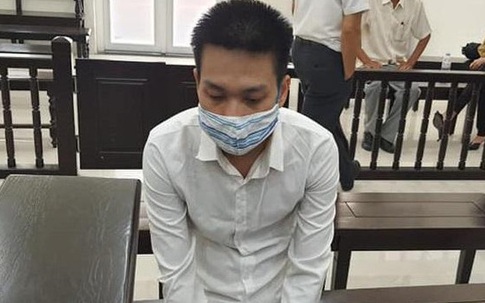 Thuê người đóng giả cán bộ để lừa cấp sổ đỏ
