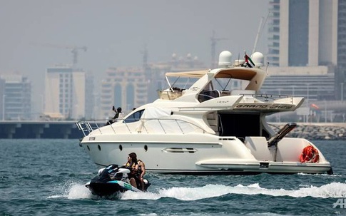 Cận cạnh giới nhà giàu Dubai tránh Covid-19 bằng du thuyền