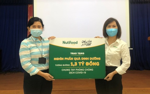 Nutifood và Ông Bầu trao tặng sản phẩm dinh dưỡng trị giá 1,3 tỷ đồng cho CBNV ngành Y tế TP.HCM tham gia chống dịch COVID-19