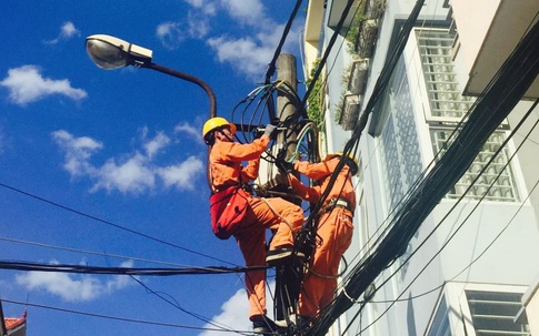 Tiêu thụ điện liên tục lập đỉnh giữa thời tiết nắng nóng "như thiêu như đốt"