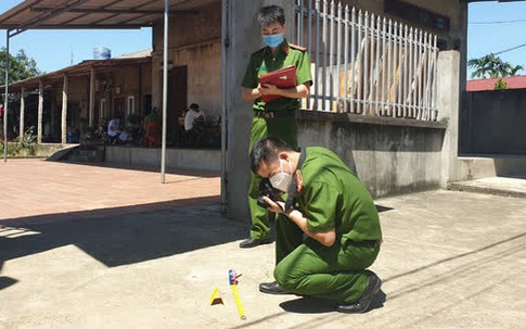 Đánh cán bộ để "giải cứu" em họ không phải đi cách ly tập trung