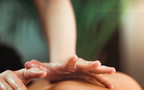 Thủ đoạn của nhóm lừa các thiếu nữ đi làm massage