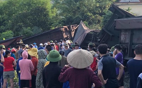 Quảng Ninh: Lật toa tàu chở than, một nam sinh bị thương nặng