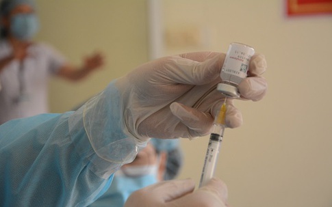 TP.HCM triển khai tiêm vaccine cho bệnh nhân có bệnh lý nền đang điều trị nội trú