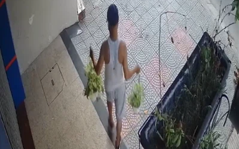 Đi tập thể dục tiện tay làm việc "xấu xí", người đàn ông bị camera an ninh "bóc mẽ"