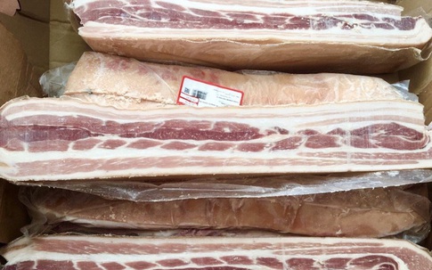 Thịt heo chỉ hơn 50.000 đồng/kg vẫn ồ ạt nhập về Việt Nam
