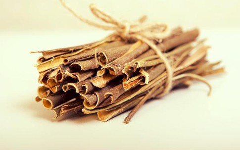 Sử dụng sản phẩm giảm đau thảo dược - Xu hướng mới trong cải thiện tình trạng đau mạn tính