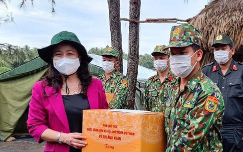 Phó Chủ tịch nước Võ Thị Ánh Xuân thăm, động viên lực lượng chống dịch Kiên Giang