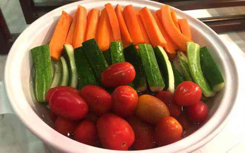 Rau sống hay rau nấu chín loại nào tốt hơn để ăn khi giảm cân?